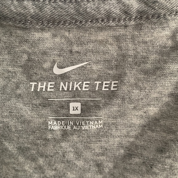 Nike top - Picture 3 of 8